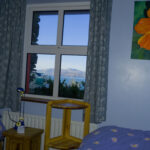 Das Krähennest, Schalfzimmer 2 mit einem franz. Bett, Ferienhaus mit Kaminofen, Roads, Kells, County Kerry, www.fir-darrig.net