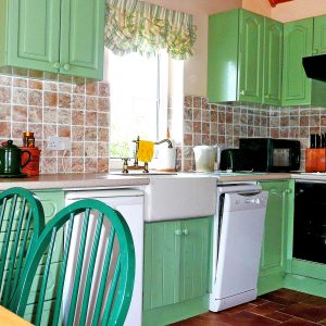 Holiday Home, Kerry, Ireland, Batts Cottage 04, Kitchen, Pict. 1, Rent an Irish Cottage with Sea View along the Wild Atlantic Way in Kerry, VRBO