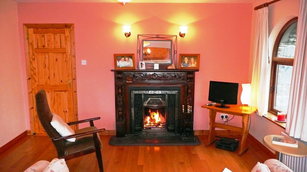 Holiday Home, Kerry, Ireland, Dellwood Lodge 05, Living Room 2, Picts. 2, Rent an Irish Cottage with Sea View along the Wild Atlantic Way in Kerry, VRBO