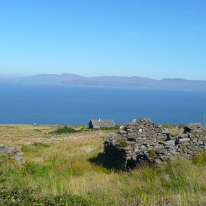 Rent a Cottage in Ireland along the Ring of Kerry. Rent an Irish Cottage with Sea View along the Wild Atlantic Way in Kerry